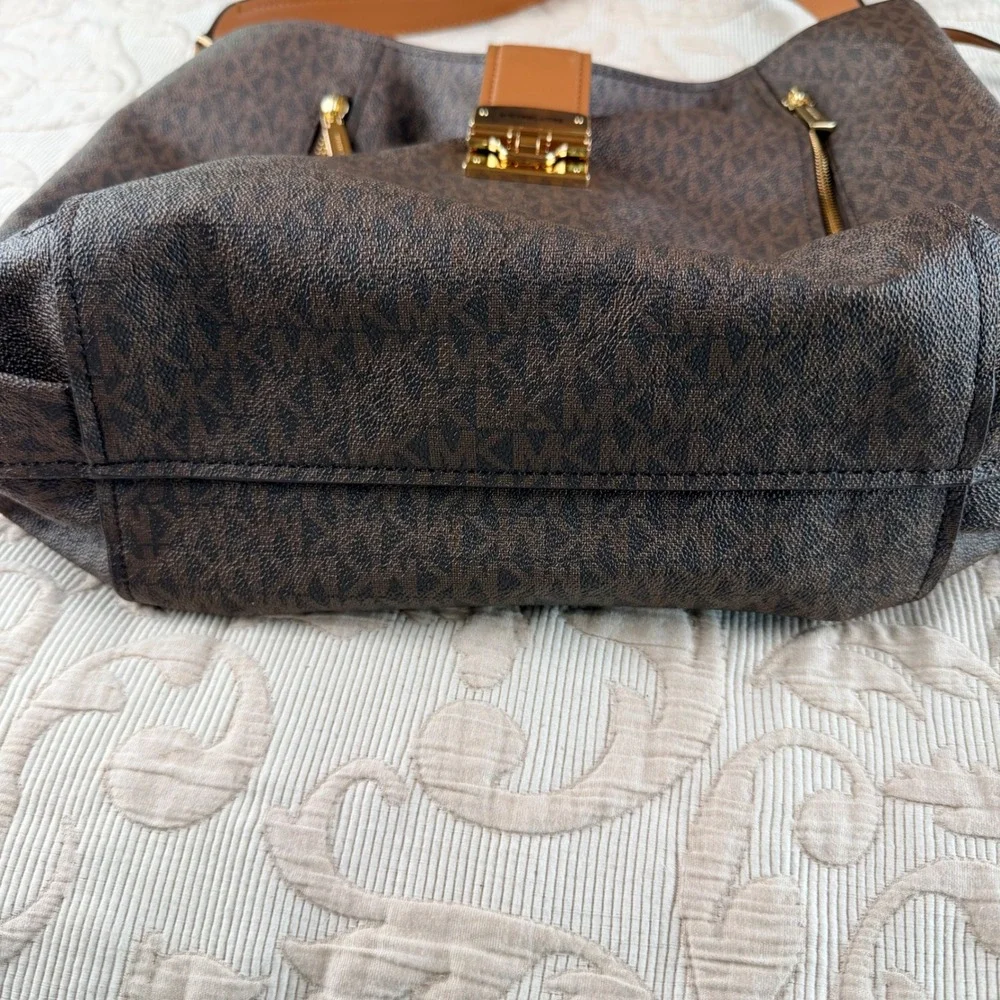 Michael Kors Addie Large Hobo Bag Brown Signature Logo Leather Trim Gold